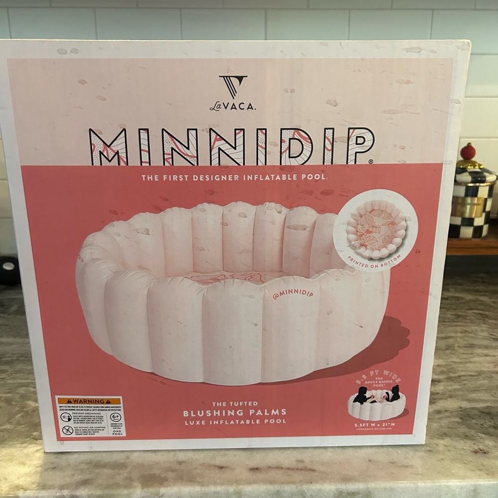 Blushing Palms Inflatable Pool - Pink